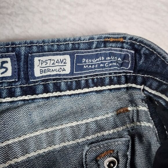 Miss Me Women’s Bermuda Jean Shorts Size 25 Medium Wash JP5724M2 Embellished - Picture 8 of 12